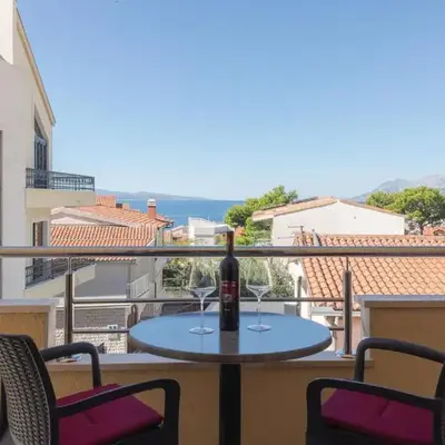 Three-Bedroom Apartment With Sea View In Baska Voda