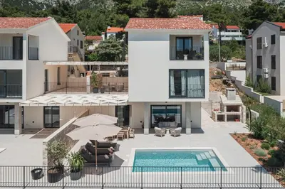 Bazen u objektu Villa Vartal ili u blizini