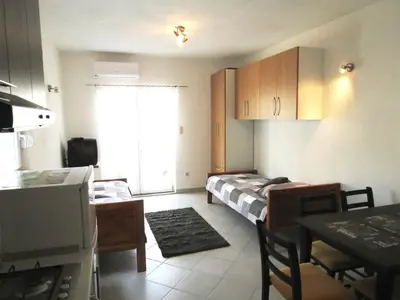 Kuhinja ili čajna kuhinja u objektu Apartments Ljubičić