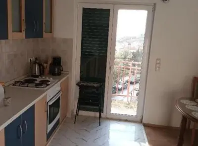 Kuhinja ili čajna kuhinja u objektu Spacious and Cozy Apartments Dugi Rat