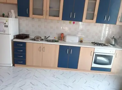 Kuhinja ili čajna kuhinja u objektu Spacious and Cozy Apartments Dugi Rat