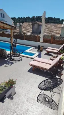 Bazen u objektu B&B Buzolić 3 ili u blizini