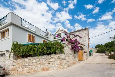 Zgrada u kojoj se nalazi apartman