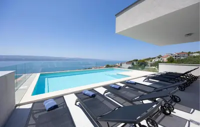 Bazen u objektu Gorgeous Apartment In Stanici With Wifi ili u blizini