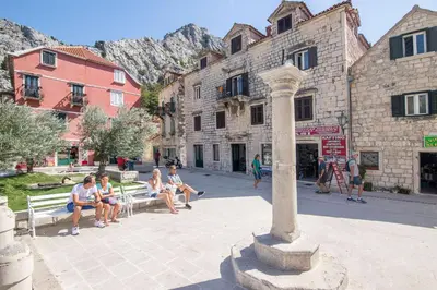 Pogled na planine ili pogled na planine iz apartmana
