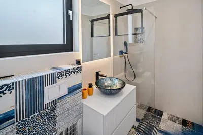Kupaonica u objektu Villa Pavuza Luxury 4-Bedroom Seaview Villa