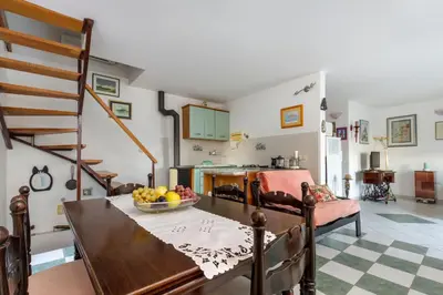 Kuhinja ili čajna kuhinja u objektu Renovated Old Stone House