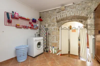 Tlocrt objekta Renovated Old Stone House
