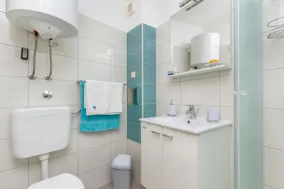 Kupaonica u objektu Renovated Old Stone House
