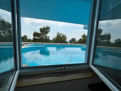 Bazen u objektu Villa Art ili u blizini
