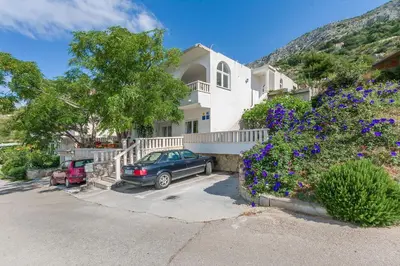 Pogled na planine ili pogled na planine iz apartmana
