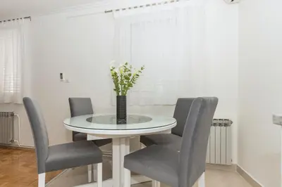 Tlocrt objekta Apartment Violet