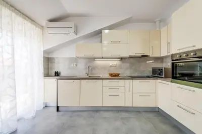 Kuhinja ili čajna kuhinja u objektu Luxury-New Apartment