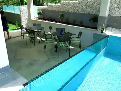 Bazen u objektu Lara Rose apartment shared pool ili u blizini