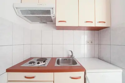 Kuhinja ili čajna kuhinja u objektu Sunny house Lilja