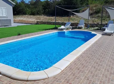 Bazen u objektu Nane Garden house with heated pool ili u blizini