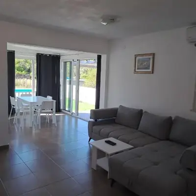 Nane Garden house with heated pool