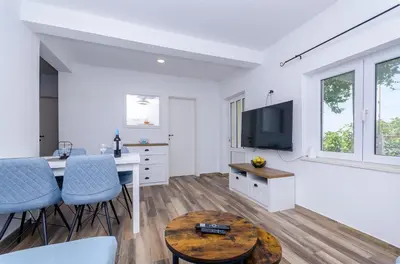 TV i/ili zabavni centar u objektu House Herta