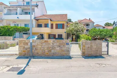 Zgrada u kojoj se nalazi apartman