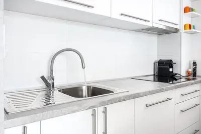 Kuhinja ili čajna kuhinja u objektu Theo Seaview Apartments Makarska