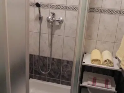 Kupaonica u objektu Apartments Trogrli - Comfort One-Bedroom Apartment with Balcony and Sea View