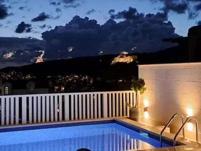 Bazen u objektu Apartments Trogrli - Comfort One-Bedroom Apartment with Balcony and Sea View ili u blizini