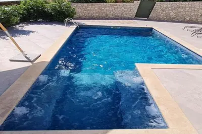 Bazen u objektu Luxury apartment Ani - Three Bedroom Apartment with terrace and Swimming pool ili u blizini
