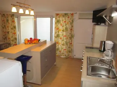 Kuhinja ili čajna kuhinja u objektu Guest House Villa Daniel - Two Bedroom Apartment with Balcony