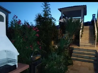 Vrt u objektu Villa Marija - Five Bedroom Villa with Terrace and Swimming Pool
