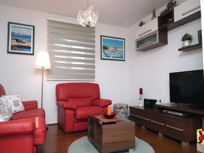 TV i/ili zabavni centar u objektu Apartment MARIJANA - Two bedroom Apartment with Terrace