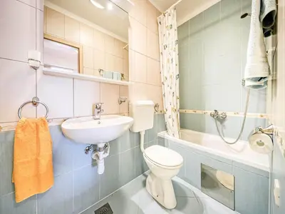 Kupaonica u objektu Apartments Gracin - One Bedroom Apartment with Terrace A1