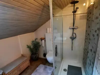 Kupaonica u objektu Two Bedroom Apartment With Sea View