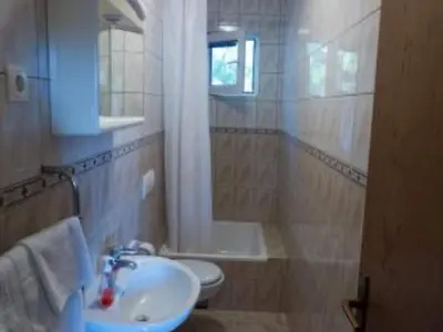 Kupaonica u objektu Beachfront Apartments Pla a - One Bedroom Apartment A3