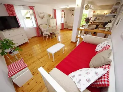 TV i/ili zabavni centar u objektu Blissful Bay Apartments Vrboska - One Bedroom Apartment with Terrace