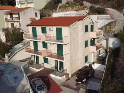 Zgrada u kojoj se nalazi apartman