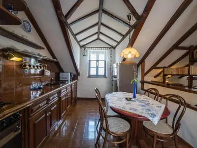 Kuhinja ili čajna kuhinja u objektu Stone House Seaside Retreat on Bra Island - Two Bedroom Apartment 1