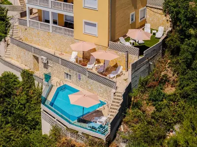 Bazen u objektu Villa Aria ili u blizini