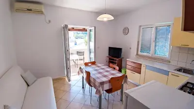 Kuhinja ili čajna kuhinja u objektu Leana Apartments , island of Brač