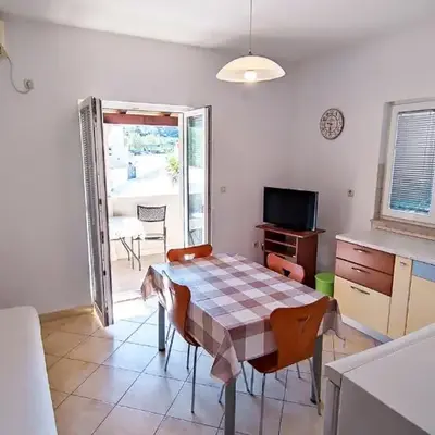 Leana Apartments