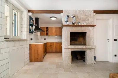 Kuhinja ili čajna kuhinja u objektu Noemia House