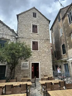 Zgrada u kojoj se nalazi apartman