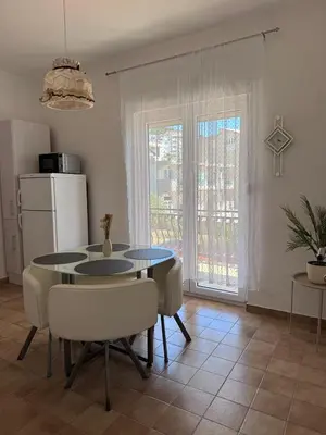Kuhinja ili čajna kuhinja u objektu Apartments Mila & Johnny