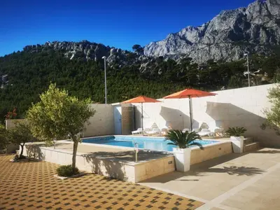 Pogled na planine ili pogled na planine iz apartmana