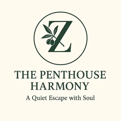 Certifikat, nagrada, logo ili neki drugi dokument izložen u objektu The Penthouse Harmony Beachfront with Hot Tub