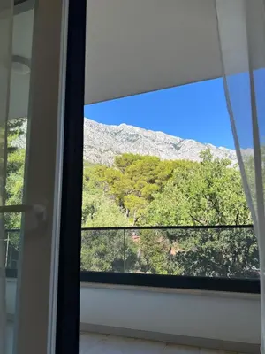 Pogled na planine ili pogled na planine iz apartmana