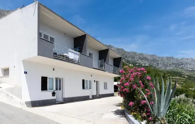 Pogled na planine ili pogled na planine iz apartmana