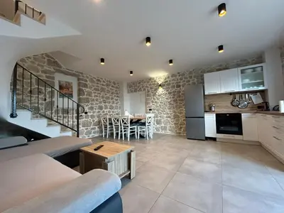 Kuhinja ili čajna kuhinja u objektu New! 2 Villa Complex for 16 persons near Omiš