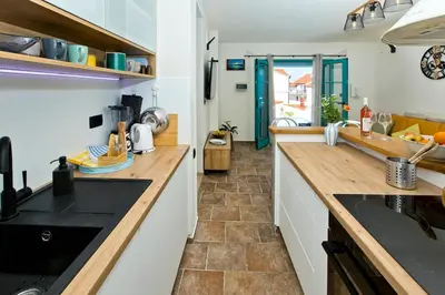 Kuhinja ili čajna kuhinja u objektu Holiday Home Katia