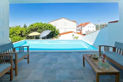 Bazen u objektu Holiday Home Katia ili u blizini