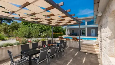Bazen u objektu Villa Ivanova - Makarska by Villas Guide ili u blizini